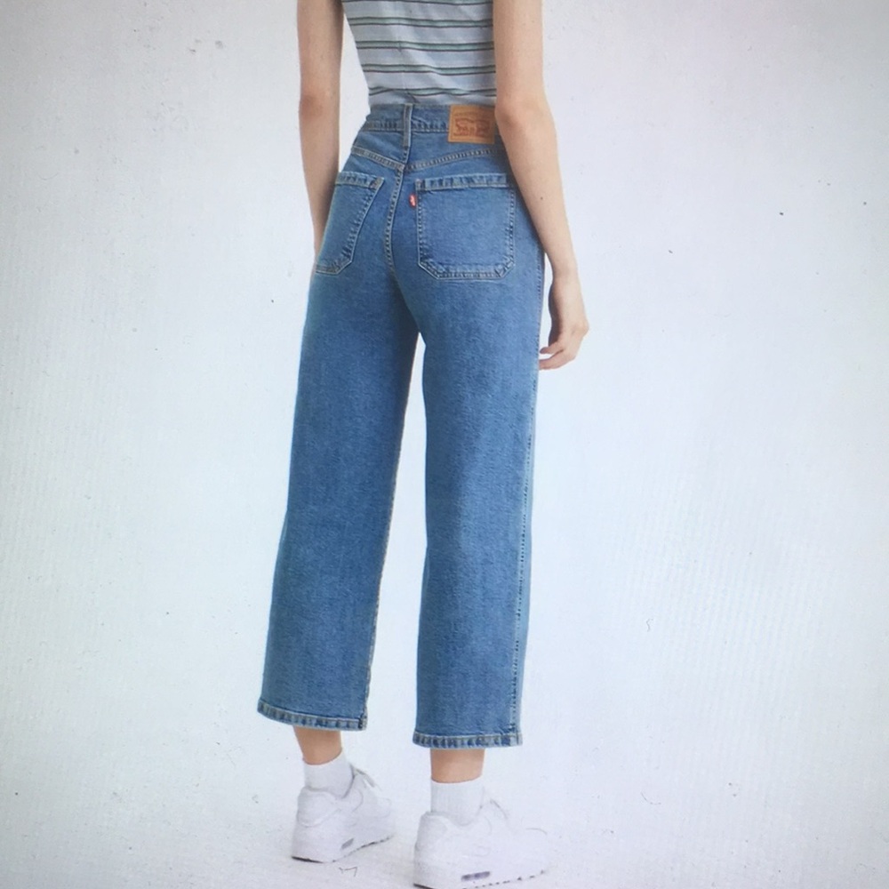 Levi’s Mile High Cropped Wide Leg Stretch Jeans size 26 Medium Wash